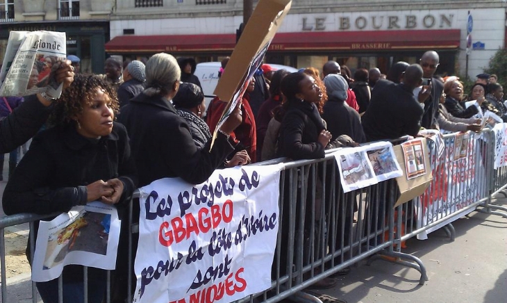 Massacre des femmes par Laurent Gbagbo: Les Ivoiriennes de France manifestent devant le Parlement Français